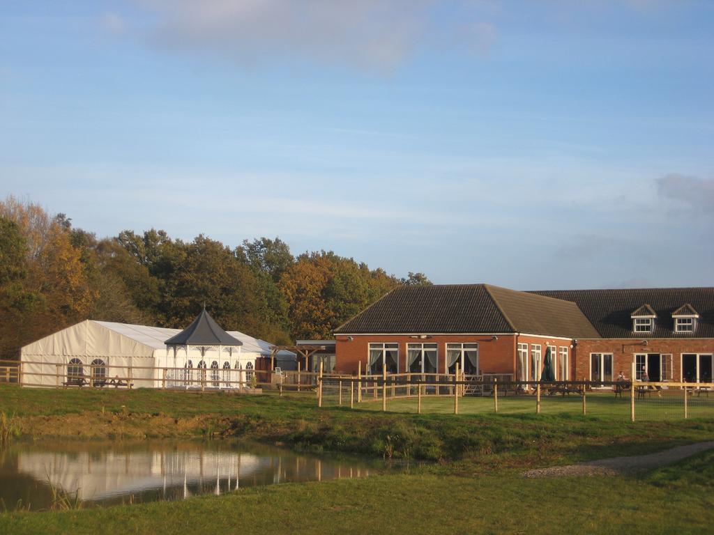 Silverstone Golf Club And Hotel Extérieur photo
